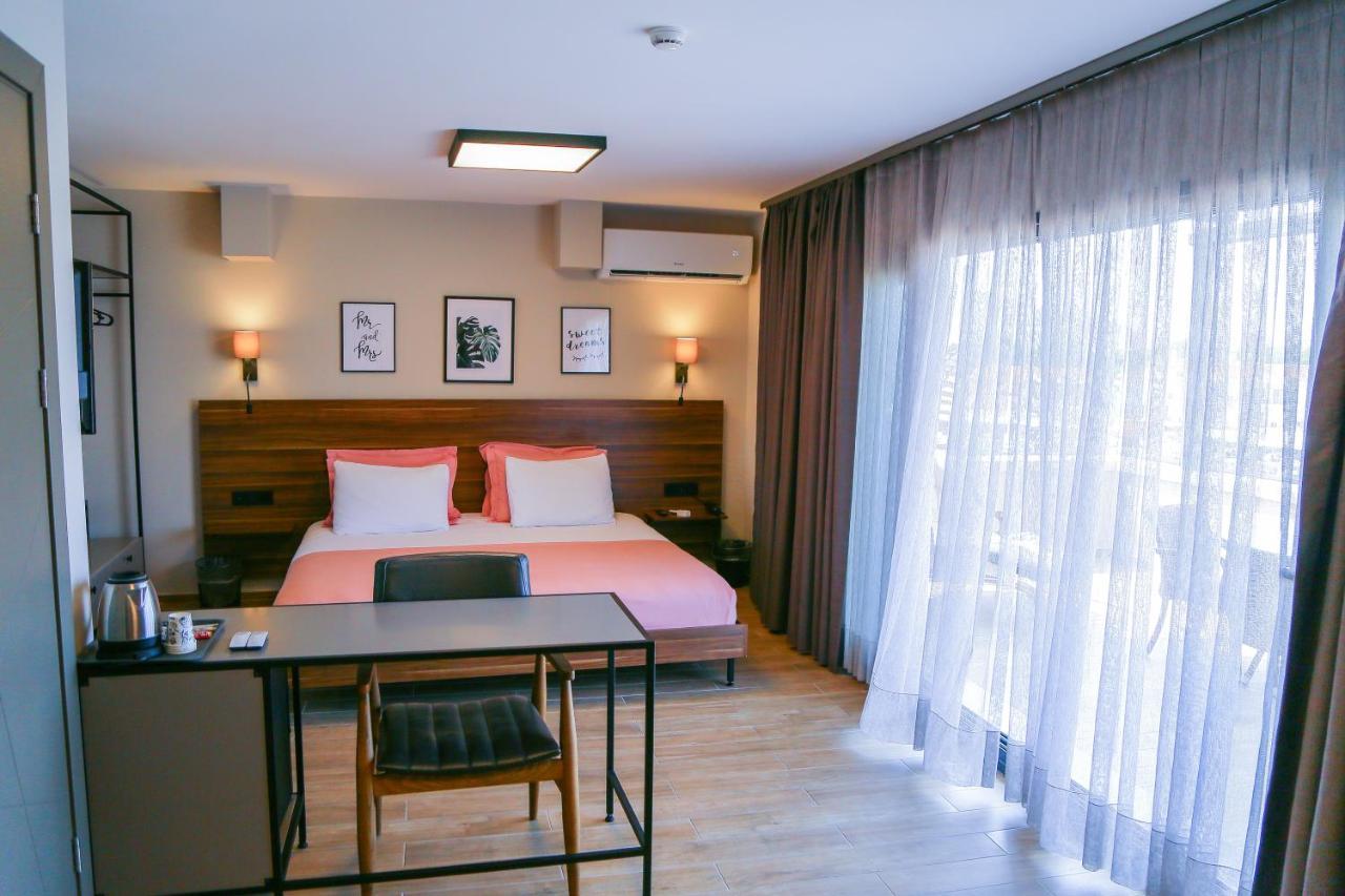 Senyildiz Hotel Smirne Esterno foto